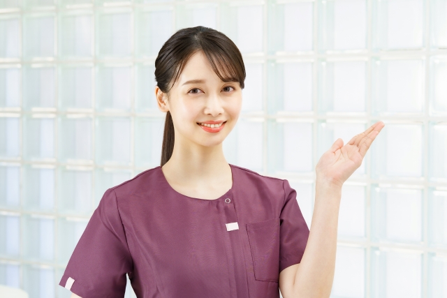 エステティシャン　女性　写真