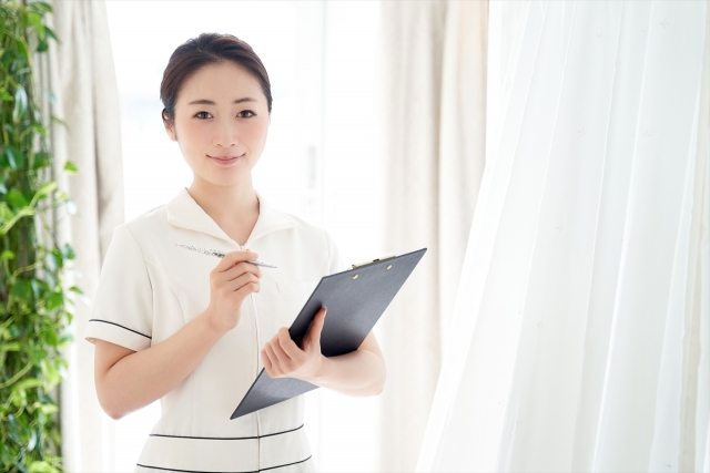 エステティシャン　女性　写真